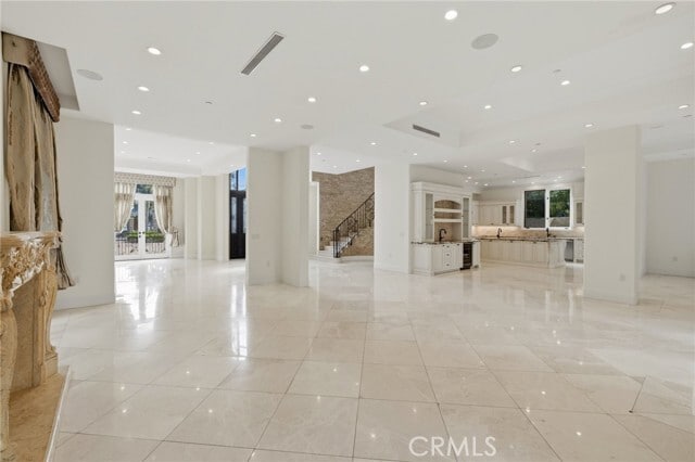 Building Photo - 5667 Lubao Ave