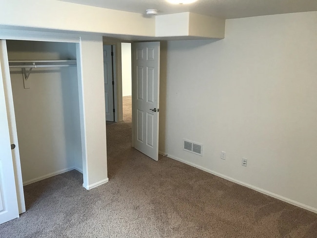 Building Photo - Spacious 5 Bedroom, 3 Bath Ranch Home with 2-Car Garage