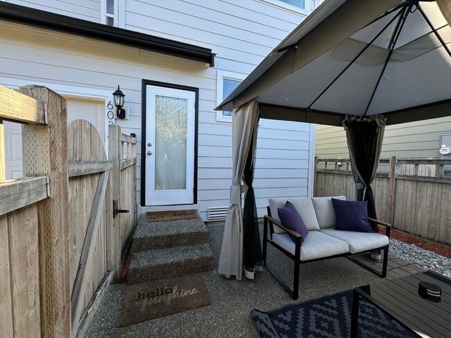 Building Photo - Outdoor Oasis 3 Bedroom Home in Horizon Pointe - Available Jan 1st