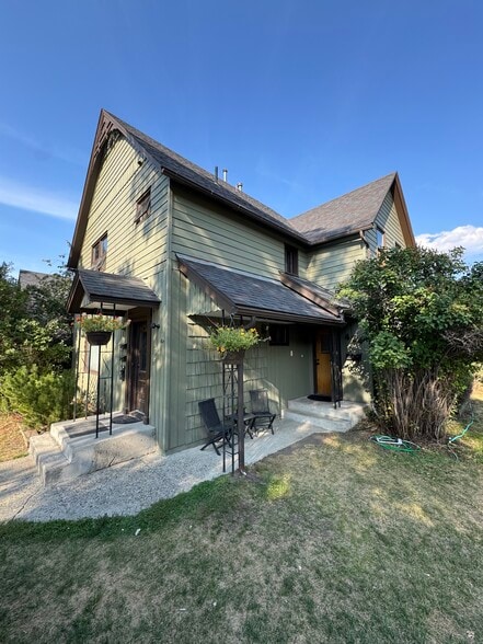 Building Photo - 434 S Black Ave