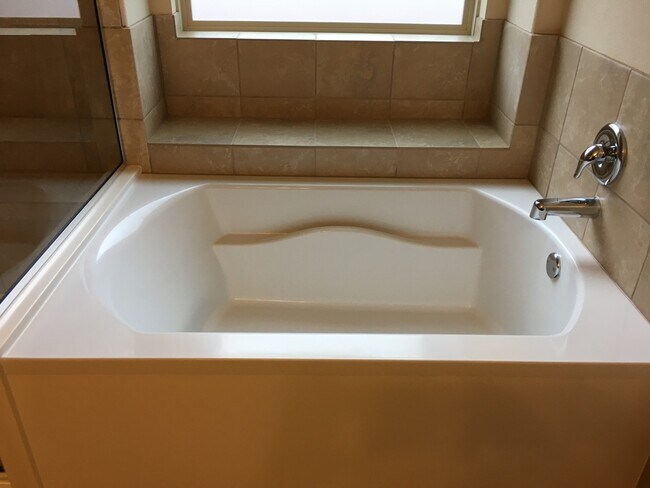 Building Photo - BEAUTIFUL 3/2 WITH OFFICE IN LEANDER'S HAZELWOOD