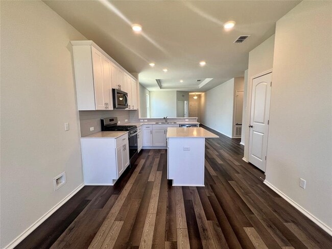 Building Photo - 353 Grace Lilly Dr
