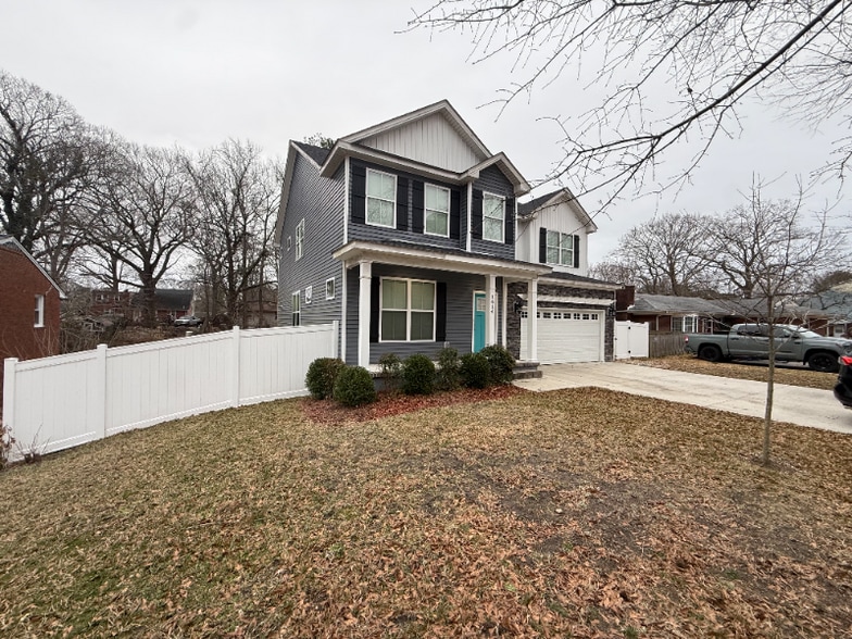 Building Photo - 1614 Hawthorne Dr