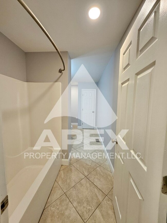 Building Photo - 3411/3413 Harvey Drive