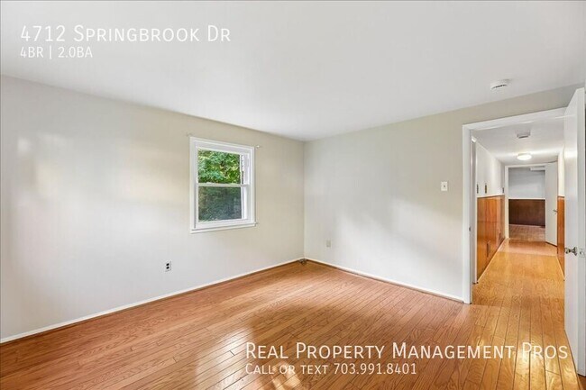 Building Photo - 4712 Springbrook Dr