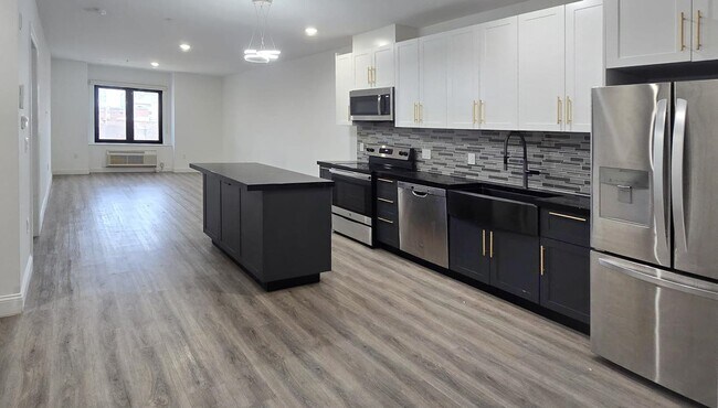 Building Photo - 211 Baldwin Ave