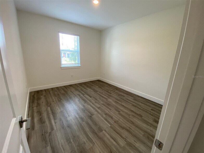 Building Photo - 7329 Helliwell St