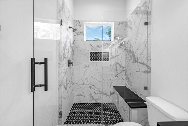 Building Photo - 6510 Bunche Dr