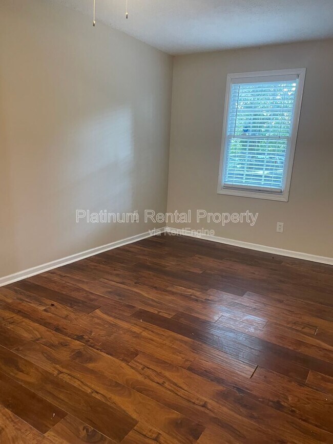 Building Photo - 377 Arbour Way