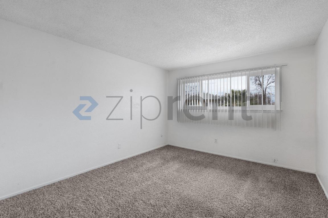 Building Photo - 4561 Ashcroft Ave