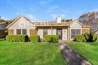 Building Photo - 2213 Salerno Dr