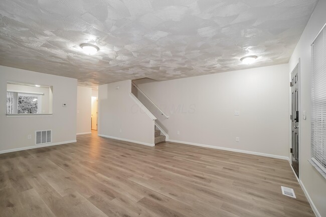 Building Photo - 967 Robmeyer Dr