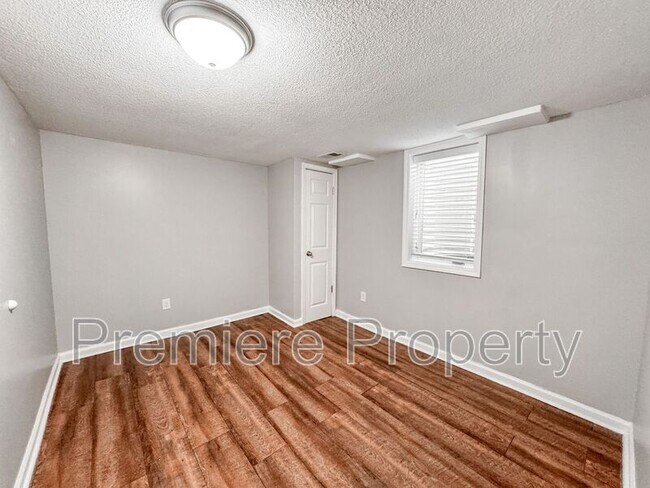 Building Photo - 3908 Springfield St