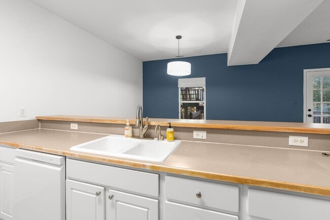 Building Photo - Modern Coastal Living in the Heart of Virginia Beach