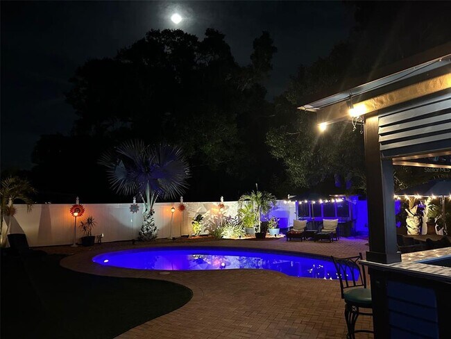 Building Photo - 6332 11th Ave S