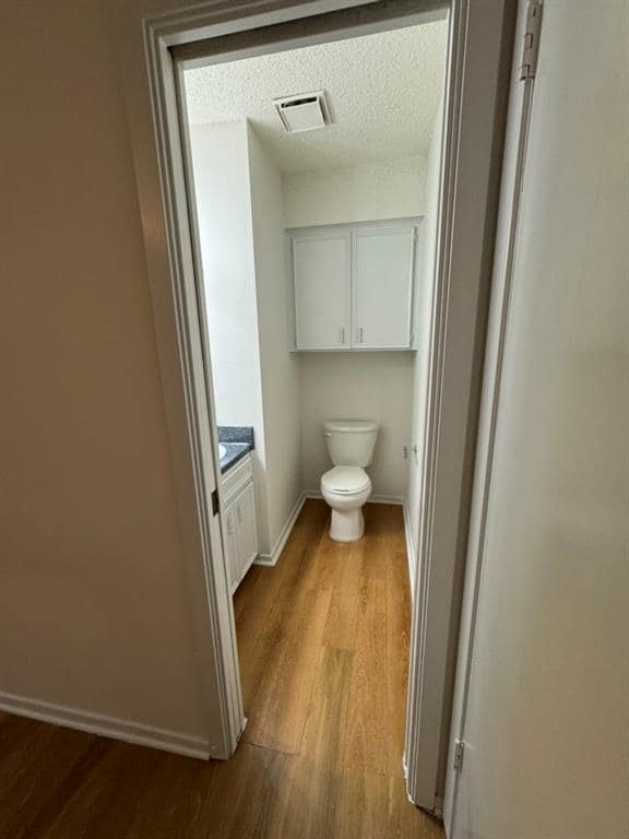 Building Photo - 7000 Oak Meadow Cir