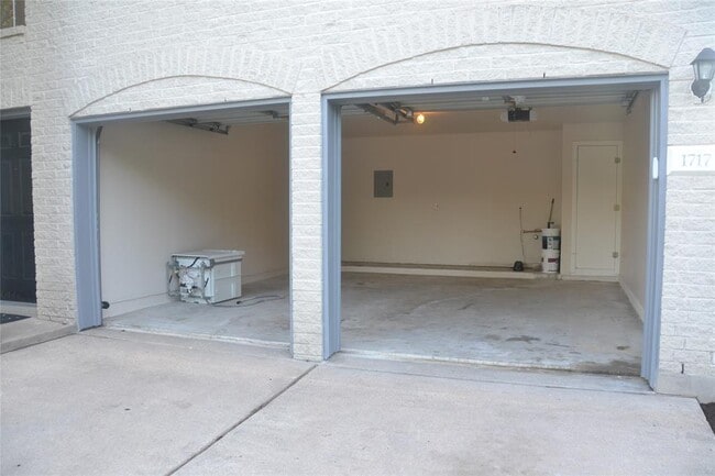 Building Photo - 1717 Jerusalem Dr