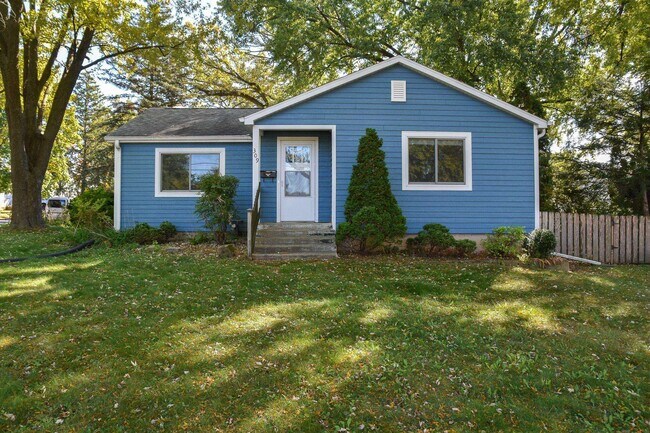 Primary Photo - 309 E Lakeview Ave