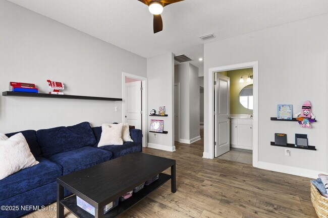 Building Photo - 205 Willow Crk Ct