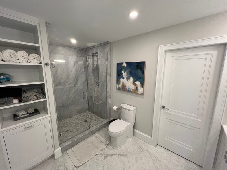 Building Photo - 85 E India Row