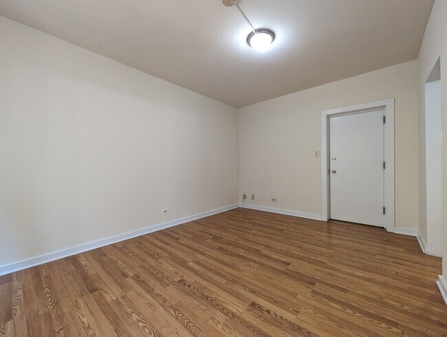 Building Photo - 1850 N Humboldt Blvd