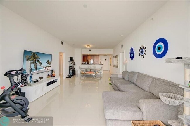 Building Photo - 7901 Hispanola Ave