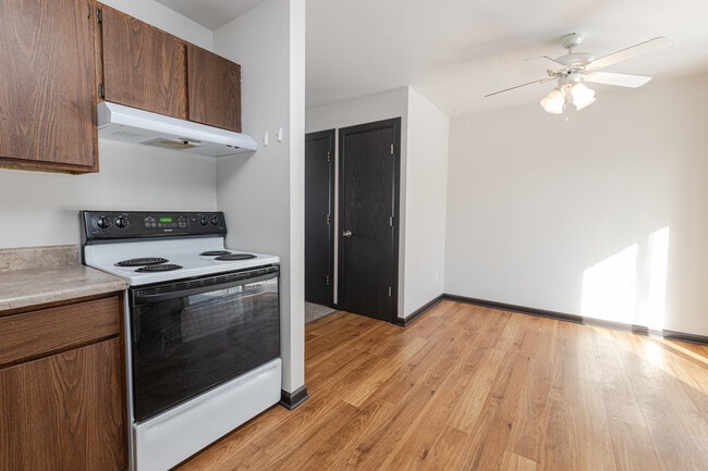 Building Photo - 721 Princeton Ct