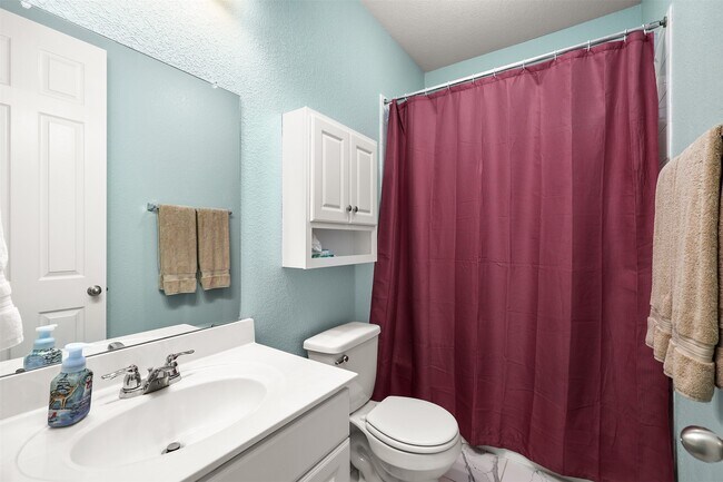 Building Photo - 2108 Sweet Bay Dr