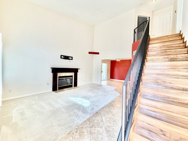 Building Photo - UPGRADED 2 BEDROOM TOWNHOME | SOLAR + PRIVATE YARD | SILVERADO RANCH / HENDERSON