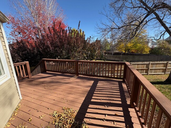 Building Photo - Updated 3BD/2BA with Garden Basement & Low Maintenance Living