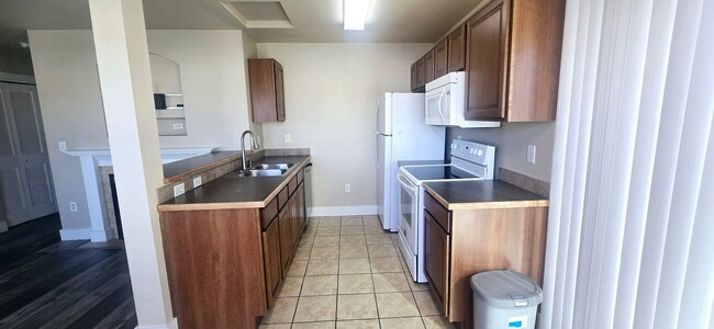 Building Photo - Nice 2 bedroom, 2 bath condo in a fabulous...
