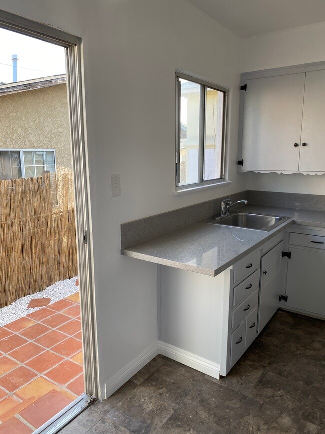 Kitchen private back patio - 4506 Ellenwood Dr