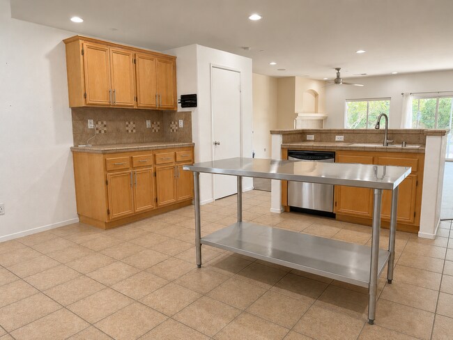 Building Photo - 952 Mira Grande