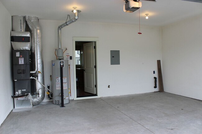 Building Photo - 3195 SW 28th St
