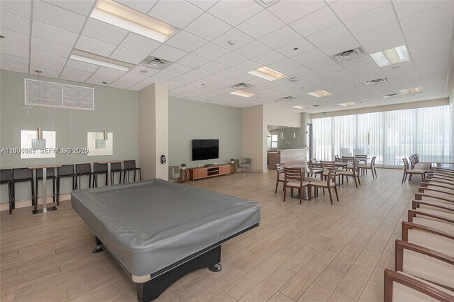 Building Photo - 9511 Collins Ave