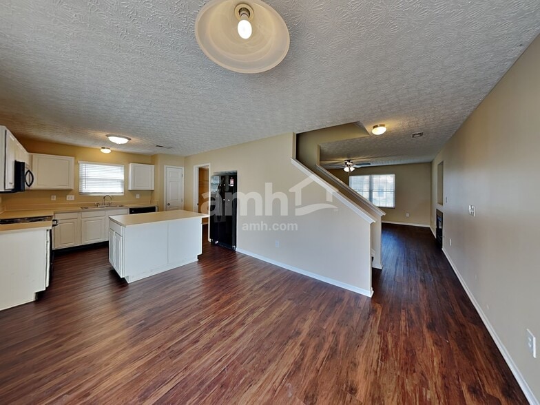 Building Photo - 5979 Haydens Crossing Blvd