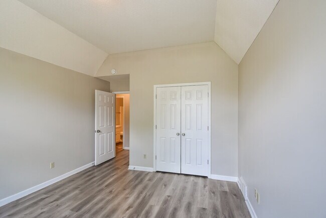 Building Photo - 1515 Cedar Mills Dr