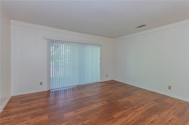 Building Photo - 2502 Trailside Dr