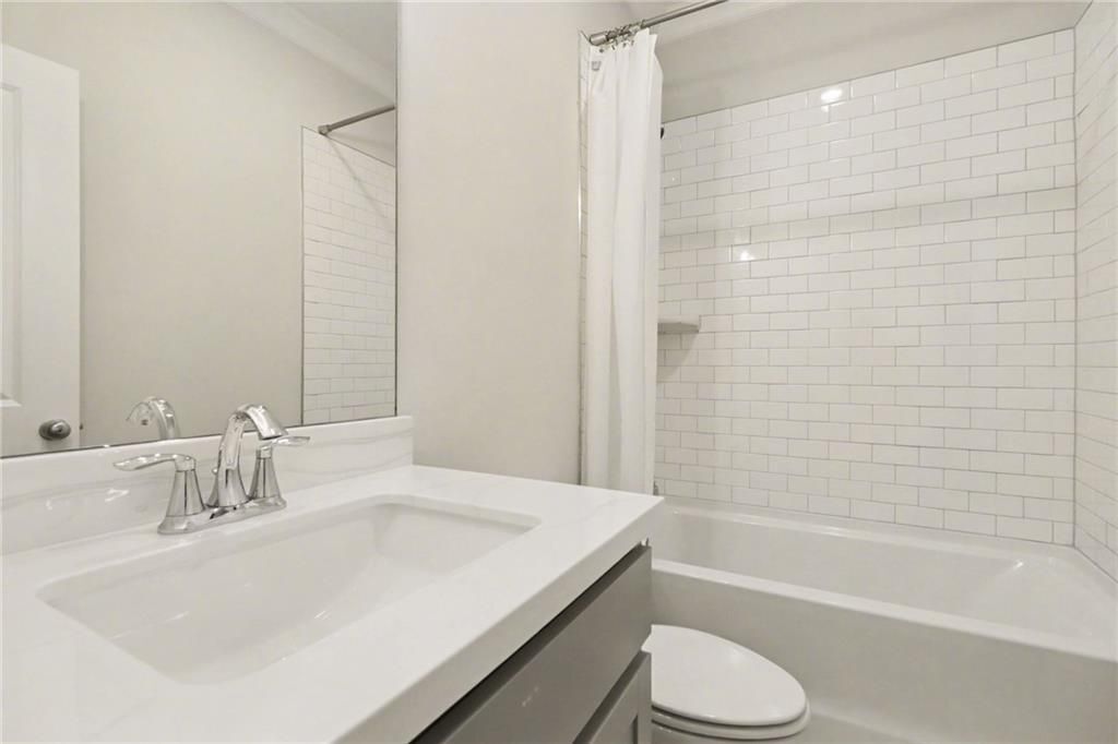 Building Photo - 545 Cresentry Brook