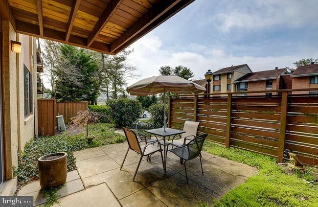 Building Photo - 5 Cross Keys Rd