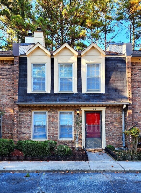Primary Photo - 143 Forrest Ave