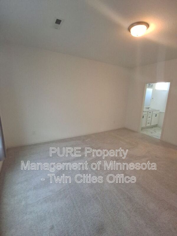 Building Photo - 4654 Schilling Way