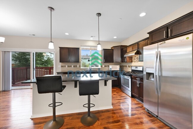 Building Photo - Spacious 3-Bedroom Lynnwood Retreat with 2230 sqft of Comfort!