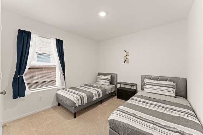 Building Photo - 29022 Rustic Windmill Wy