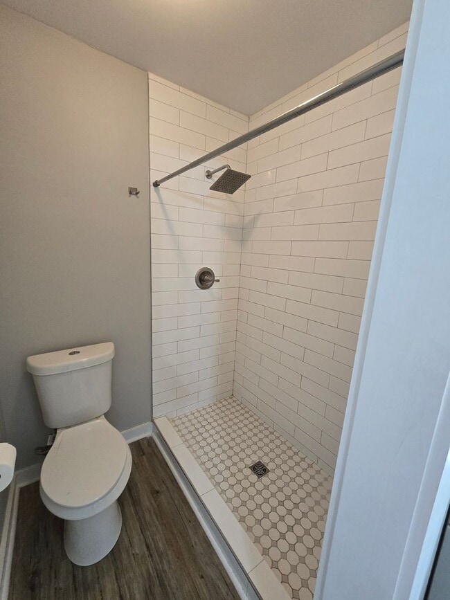 Building Photo - NEW LISTING!!!!!
