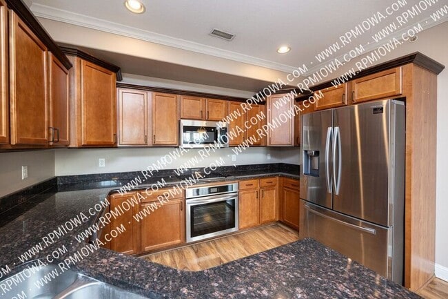 Building Photo - 14115 Airline Ave