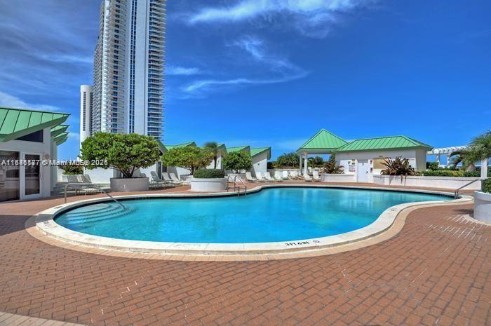 Building Photo - 16711 Collins Ave