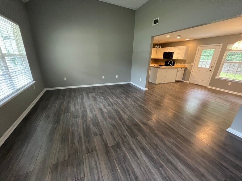 Building Photo - 74 Front Run Pl