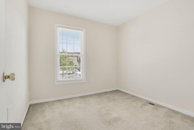 Building Photo - 5686 Chapel Run Ct