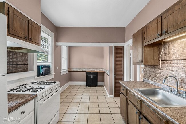 Building Photo - 411 Rutherford St